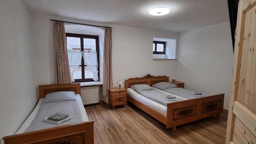 اتاق استاندارد سه نفره, Gasthof Zum Rassen