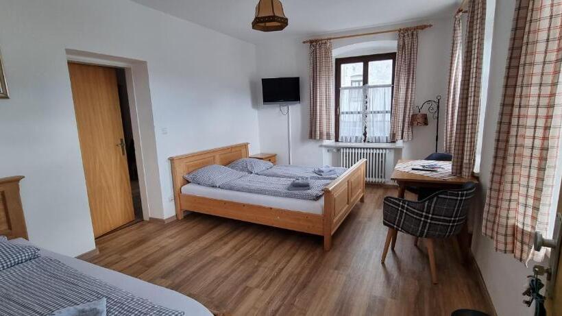 اتاق استاندارد سه نفره, Gasthof Zum Rassen