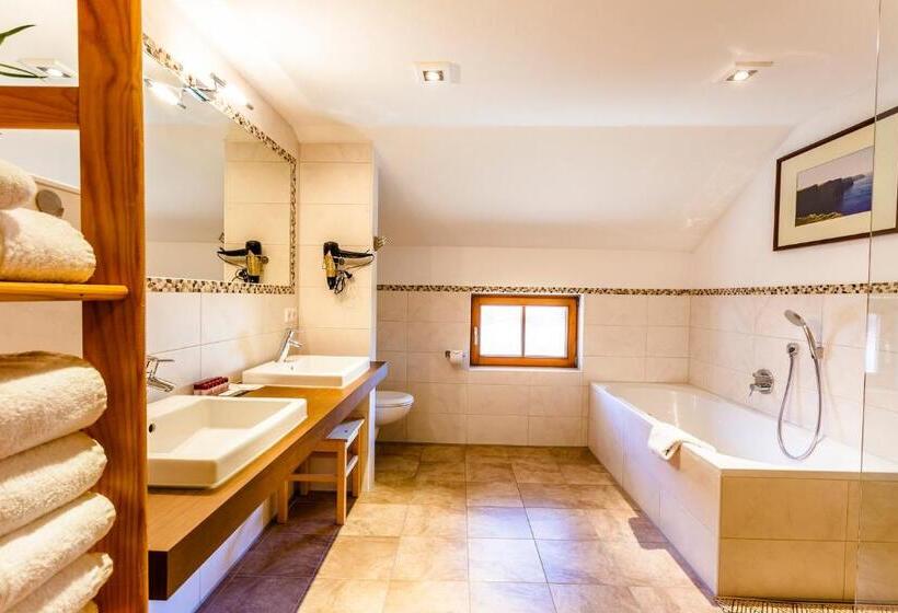 اتاق لوکس خانوادگی, Landgasthof Hanselewirt