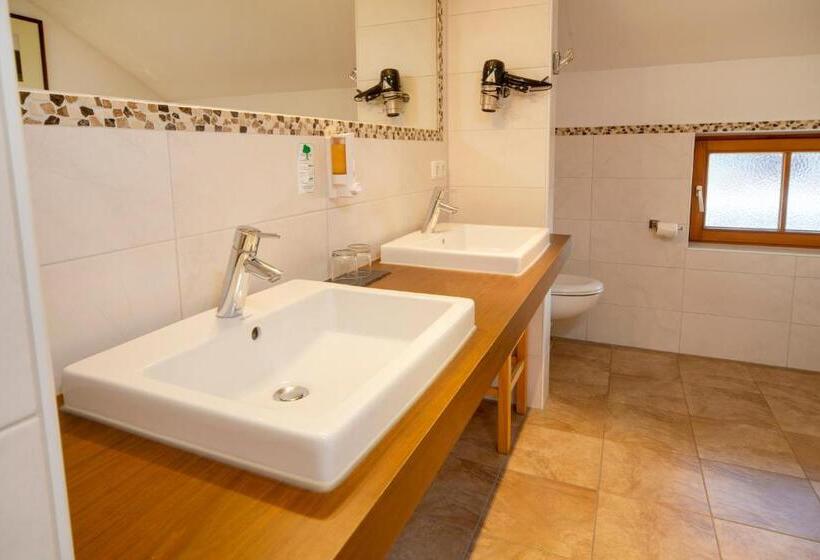 اتاق لوکس خانوادگی, Landgasthof Hanselewirt