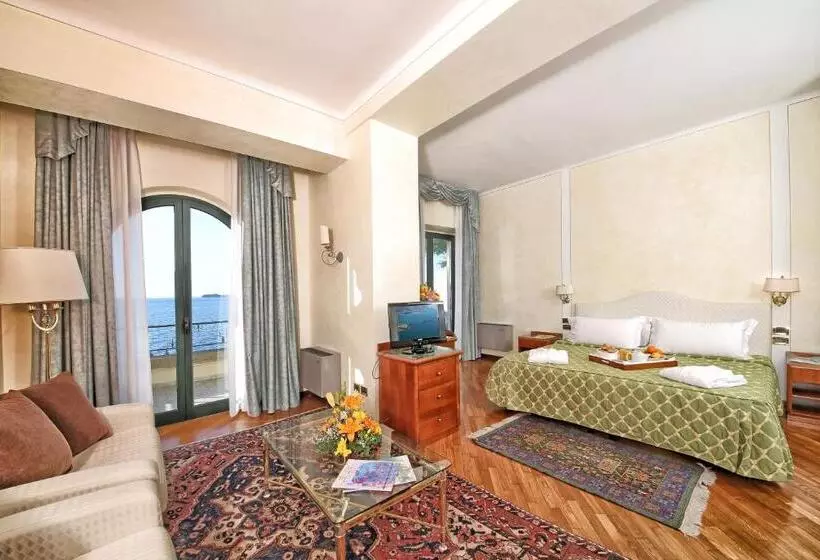 سوییت جونیور با چشم‌انداز دریاچه, Villa Capri
