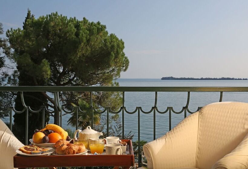 Номер Deluxe Вид на Озеро, Villa Capri