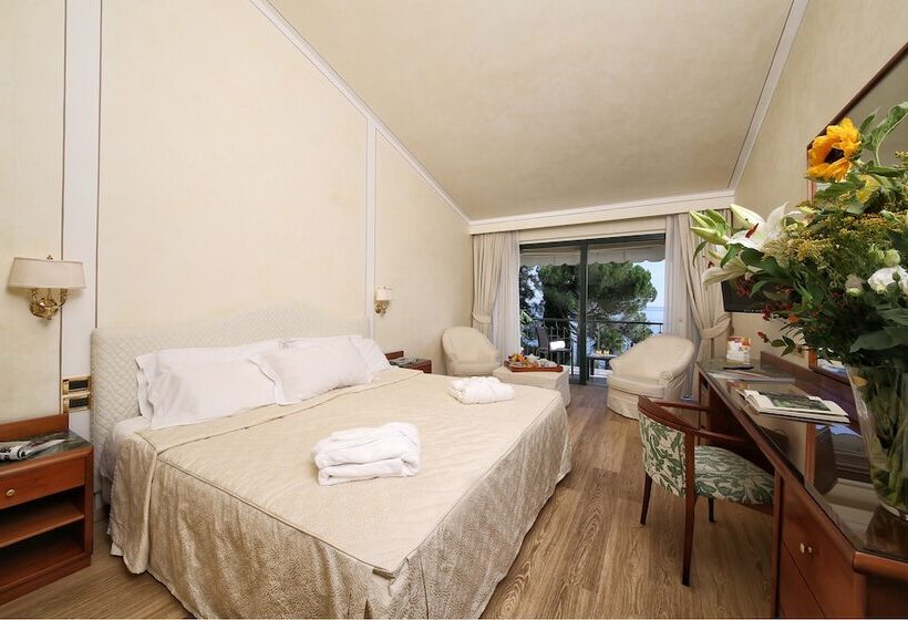 غرفة ديلوكس مطلة على البحيرة, Villa Capri