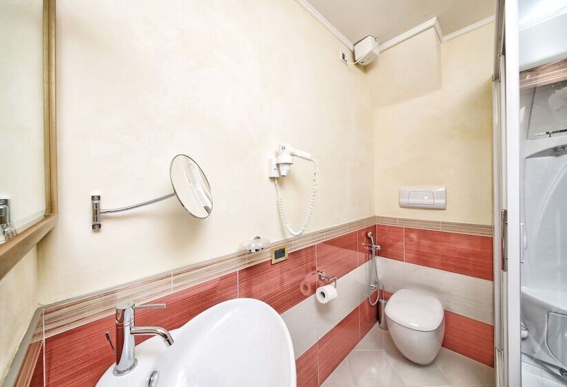 غرفة قياسية, Villa Capri