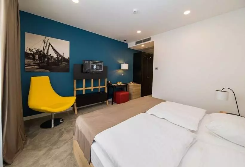 Superior-huone Sivuttainen Merinäkymä, Boutique Hotel Esplanade