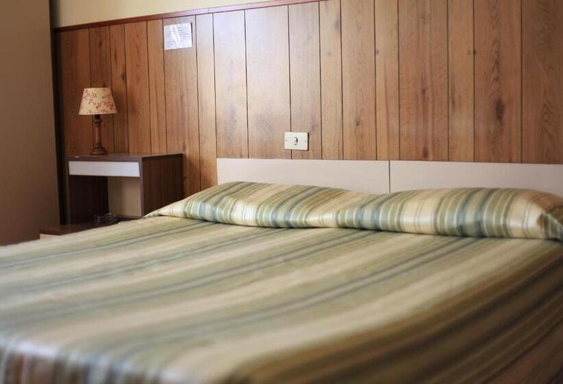 Номер Стандарт, Il Cochino