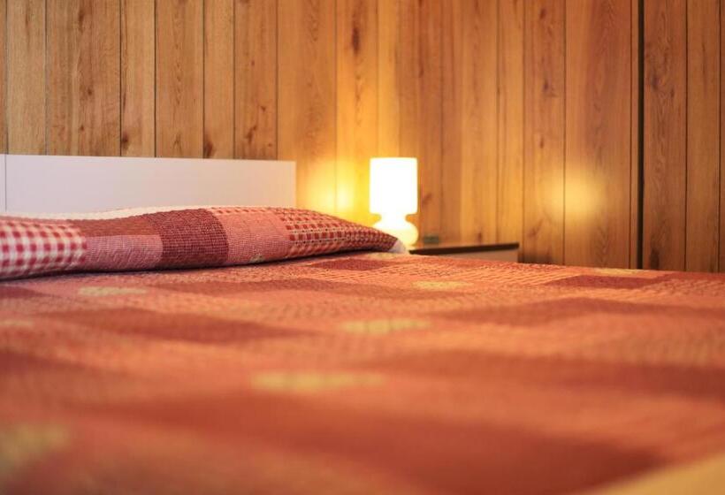 Номер Стандарт, Il Cochino