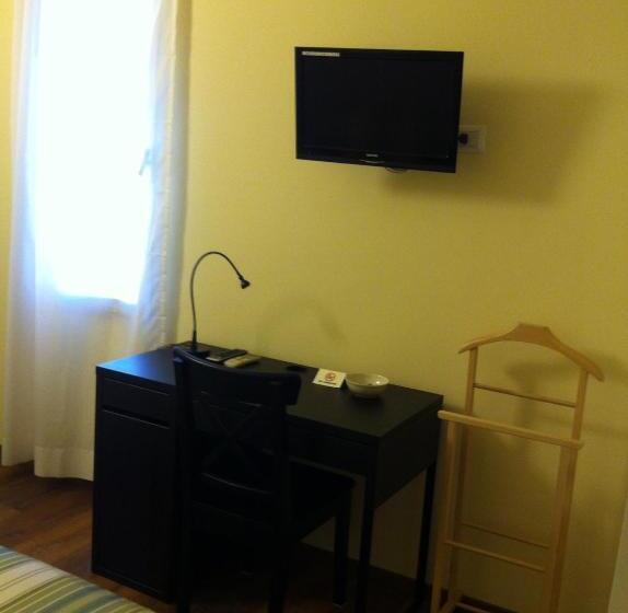 Номер Deluxe, Il Cochino