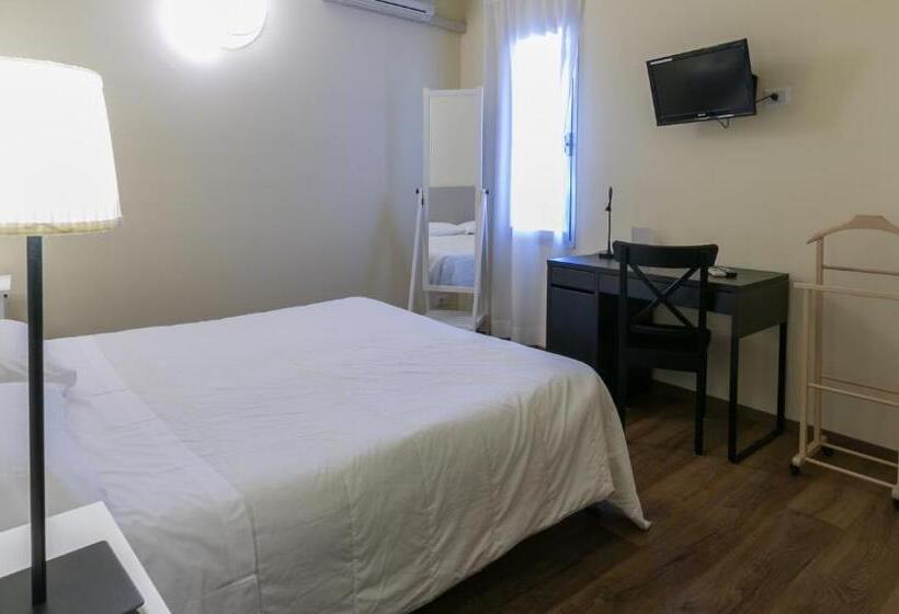 Номер Deluxe, Il Cochino