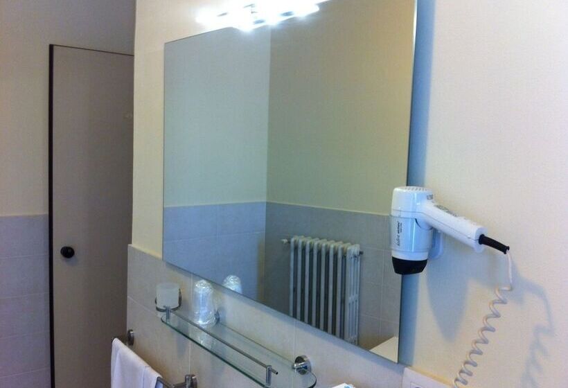 Номер Стандарт, Il Cochino