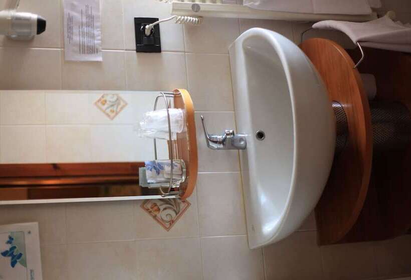 Номер Стандарт, Il Cochino