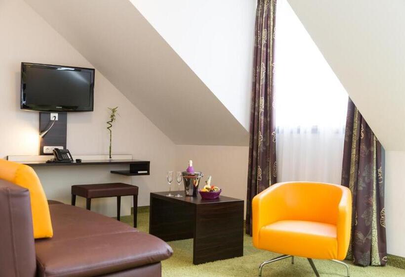 Полулюкс, Arooma