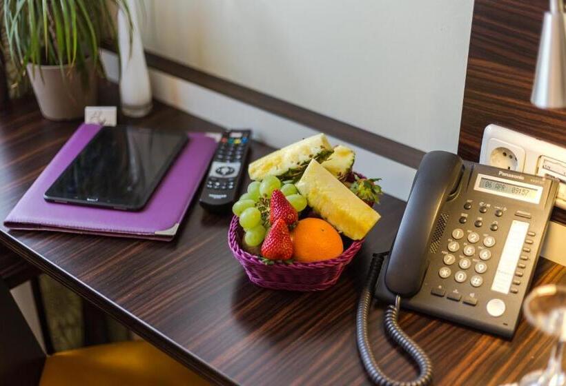 Номер Basic, Arooma