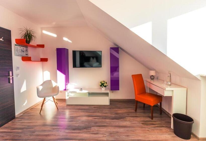 Номер Basic, Arooma