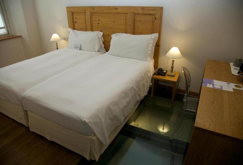 اتاق لوکس, Art Hotel Varese