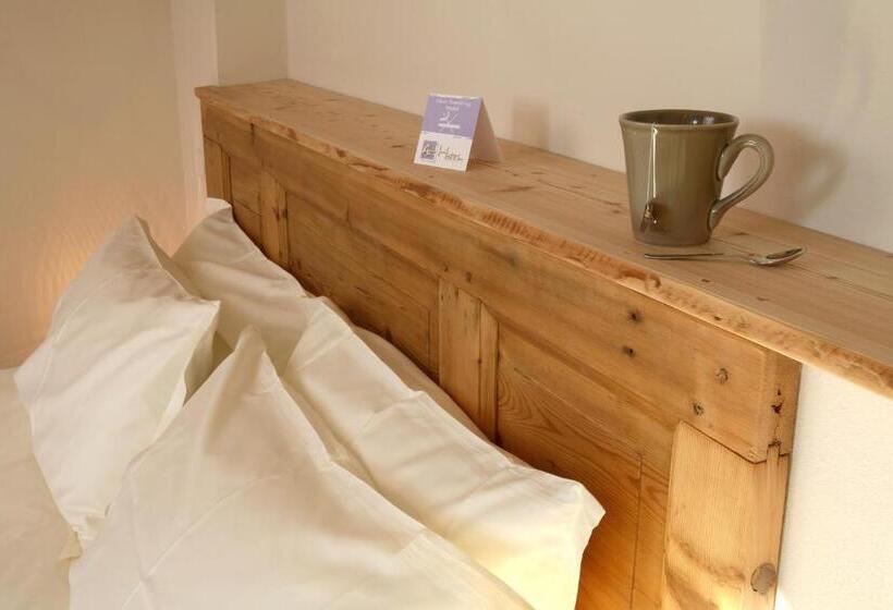 اتاق لوکس, Art Hotel Varese