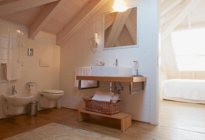 اتاق سوپریور, Art Hotel Varese