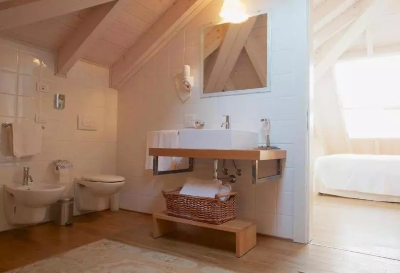 اتاق سوپریور, Art Hotel Varese