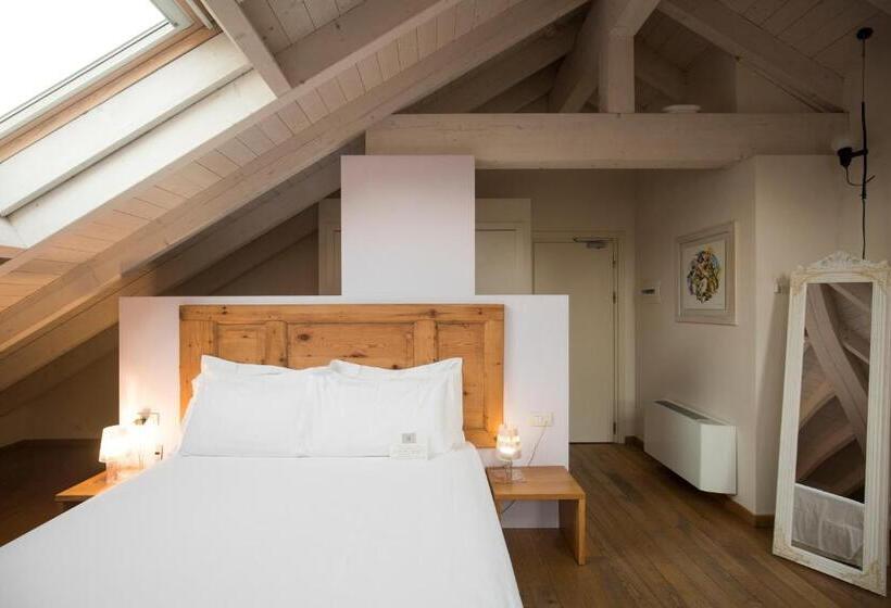 سوییت جونیور, Art Hotel Varese