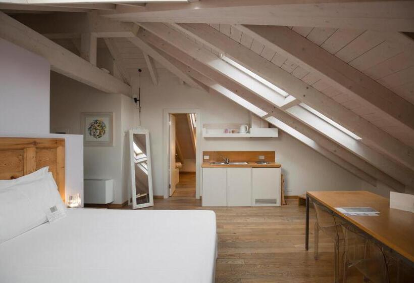 سوییت جونیور, Art Hotel Varese