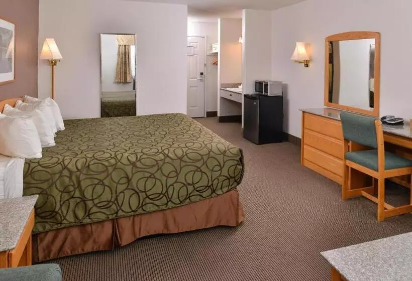 キングサイズベッドのデラックススイート, Canadas Best Value Inn Valemount