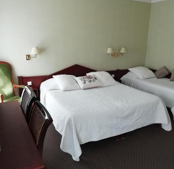 غرفة قياسية ثلاثية, Du Manoir