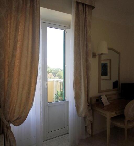 غرفة قياسية, Ena