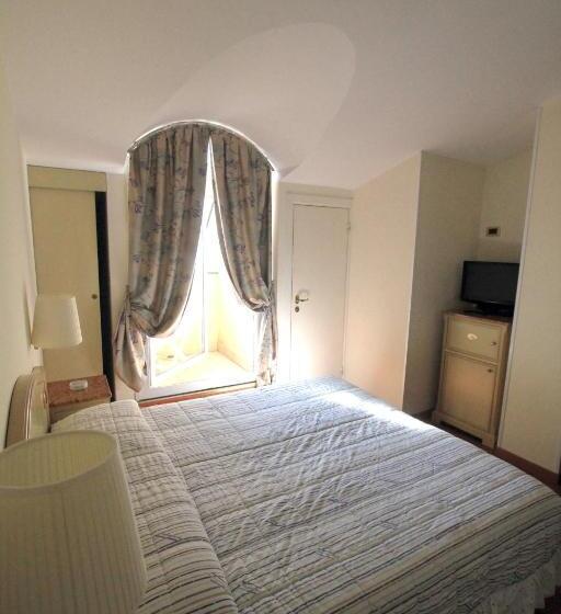 غرفة قياسية فردية, Ena