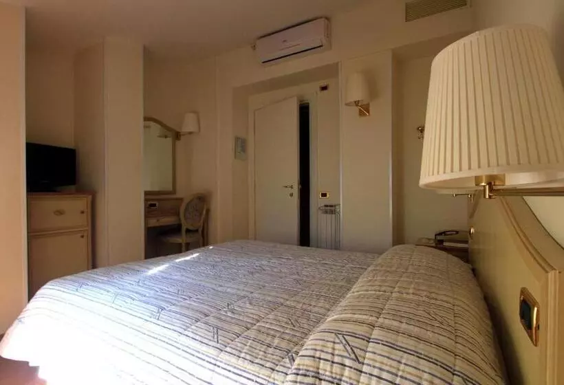اتاق استاندارد یک نفره, Ena