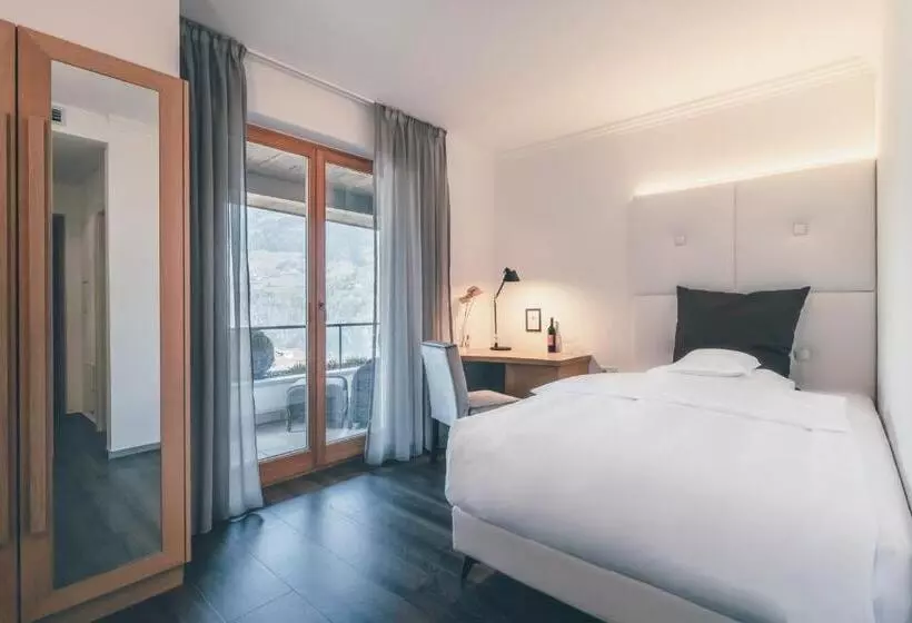 Standard Yhden Hengen Huone Parveke, Golserhof