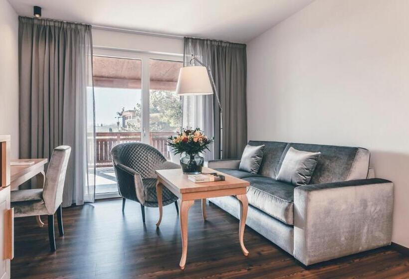 带按摩浴盆的套房, Golserhof