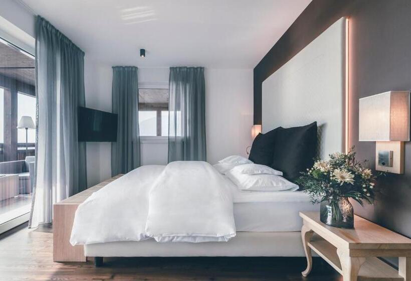 带按摩浴盆的套房, Golserhof