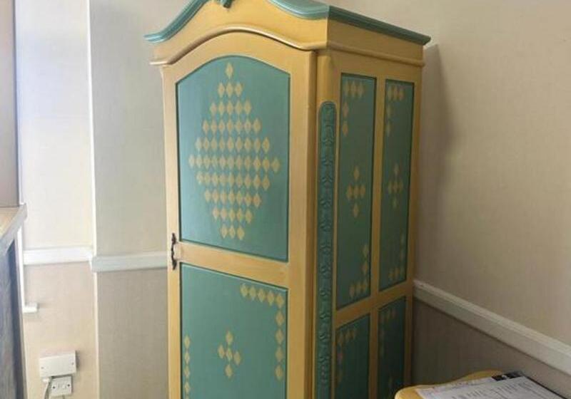 스탠다드 룸, Hatter S