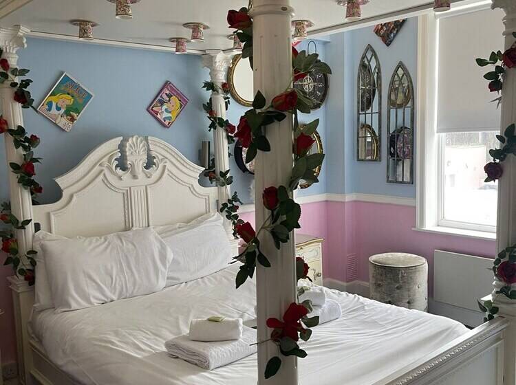 스탠다드 룸, Hatter S