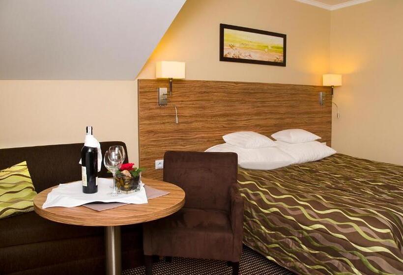 اتاق لوکس, La Siesta & Medical Spa