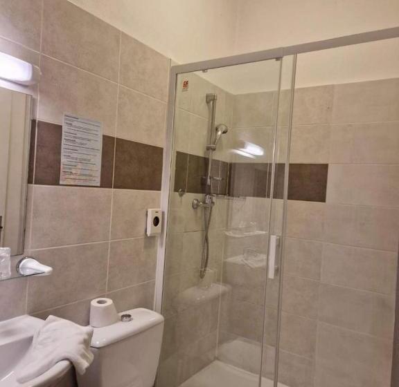 Номер Стандарт, Le National