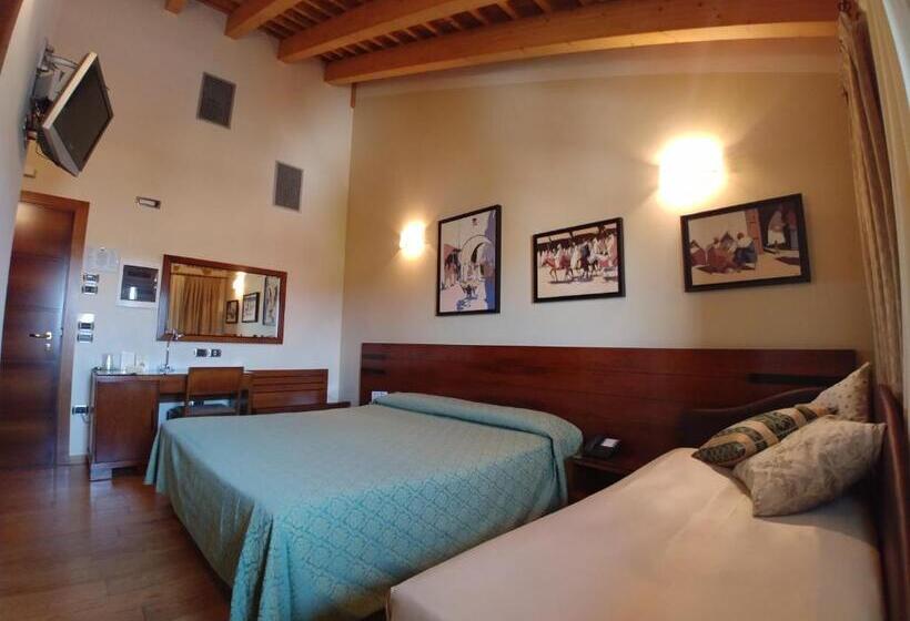 غرفة قياسية ثلاثية, Locanda Al Sole