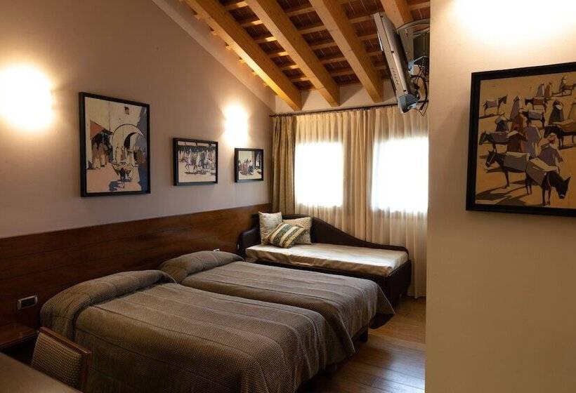 غرفة قياسية ثلاثية, Locanda Al Sole