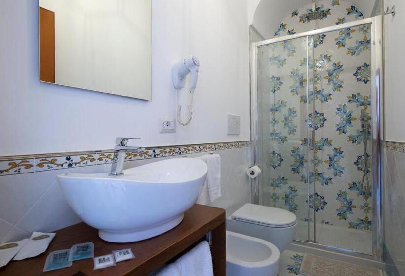 غرفة سوبيريور مطلّة علي البحر مزودة بشُرفة, Open Gate