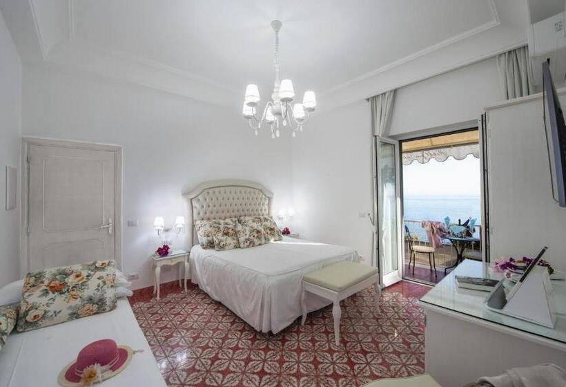 Triple Room Sea View, Open Gate