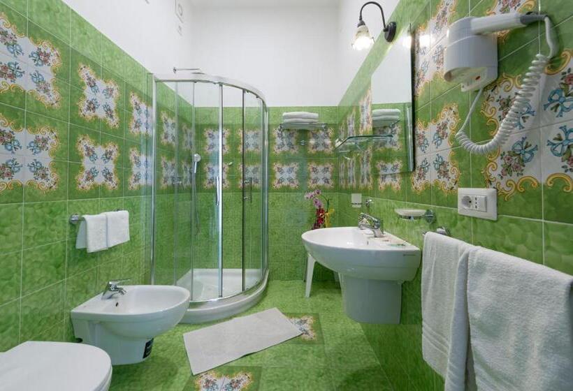 스탠다드 발코니 룸 바다 전망, Open Gate