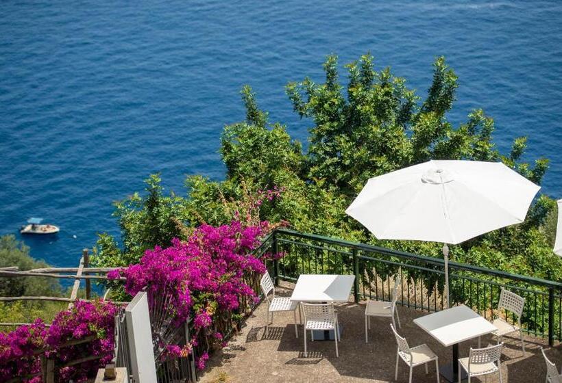 Triple Room Sea View, Open Gate