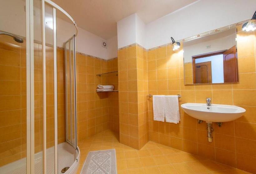 חדר סופריור עם נוף לים ומרפסת, Open Gate