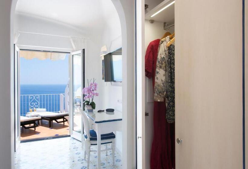 غرفة سوبيريور مطلّة علي البحر مزودة بشُرفة, Open Gate