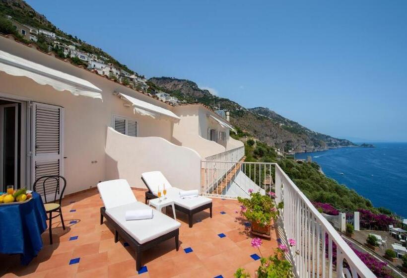 수피리어 트리플룸 바다 전망, Open Gate