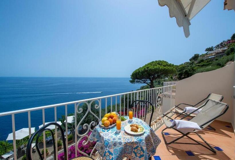 Triple Room Sea View, Open Gate