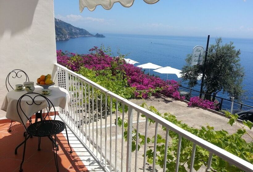 غرفة قياسية مطلّة علي البحر مزوَّدة بشُرفة, Open Gate