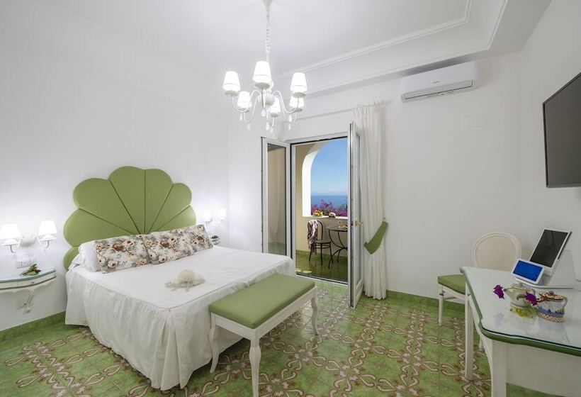 غرفة قياسية مطلّة علي البحر مزوَّدة بشُرفة, Open Gate