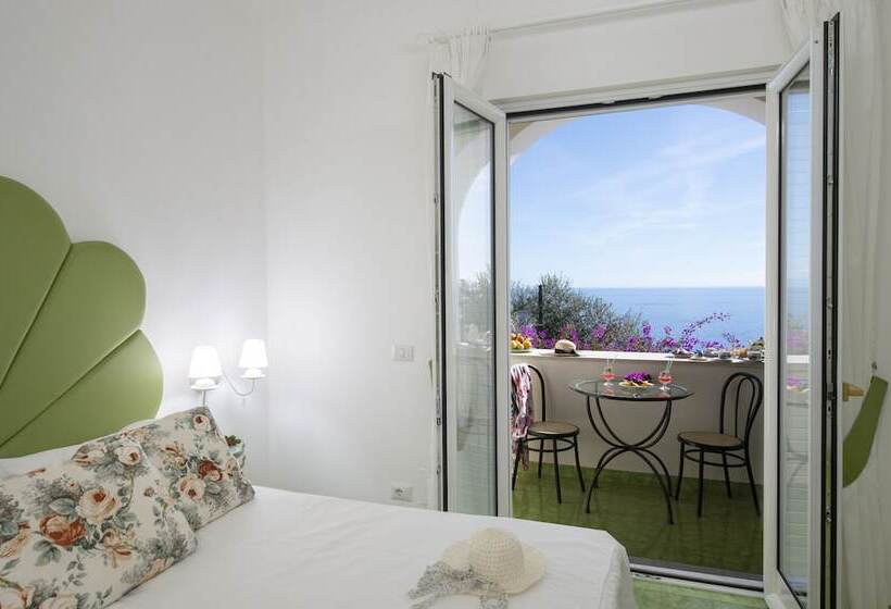 غرفة قياسية مطلّة علي البحر مزوَّدة بشُرفة, Open Gate