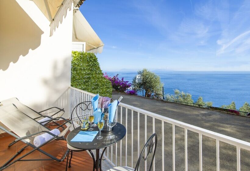 Triple Room Sea View, Open Gate